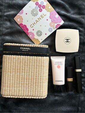 CHANEL Les Beiges Healthy Glow Summer Essentials Set 2026 Summer Limited Edition